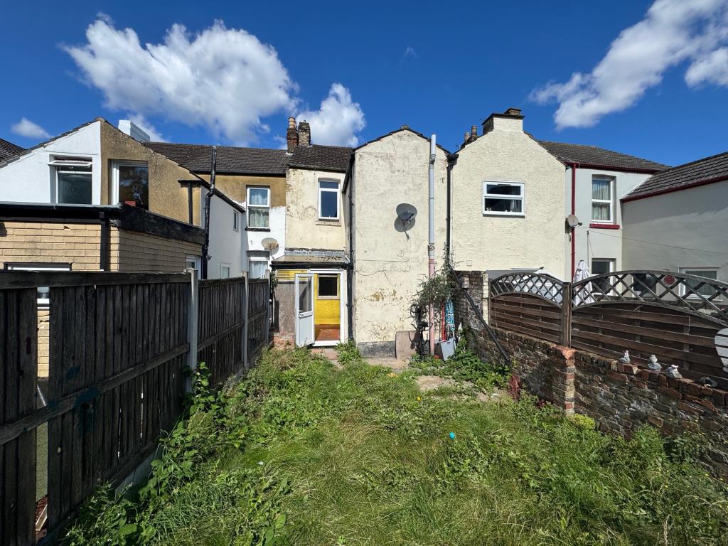 Lot: 121 - TWO-BEDROOM HOUSE FOR IMPROVEMENT - Rear elevation
